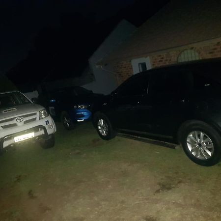 Host Hub Guest House Kempton Park Esterno foto