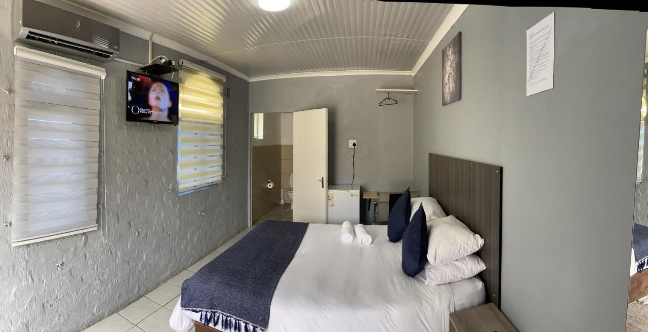 Host Hub Guest House Kempton Park Esterno foto