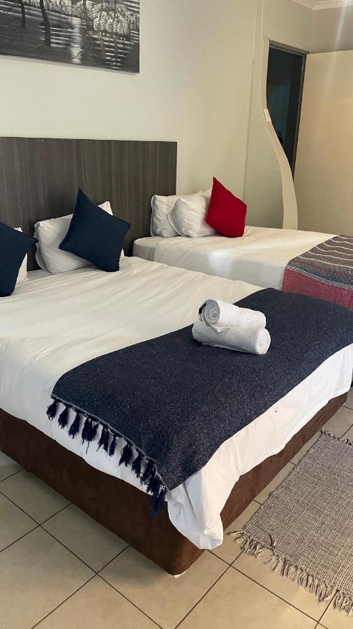 Host Hub Guest House Kempton Park Esterno foto